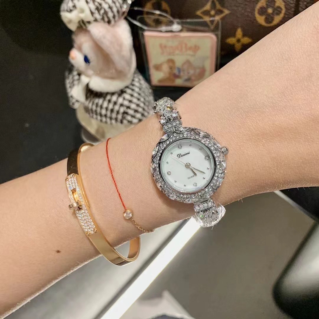 Exquisite and stylish Korean-s - огляд і ціна Luxury Watch Values